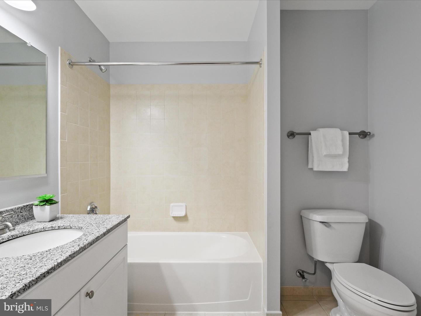 3650 S GLEBE RD #851, ARLINGTON, Virginia 22202, 2 Bedrooms Bedrooms, ,2 BathroomsBathrooms,Residential,For sale,3650 S GLEBE RD #851,VAAR2060206 MLS # VAAR2060206