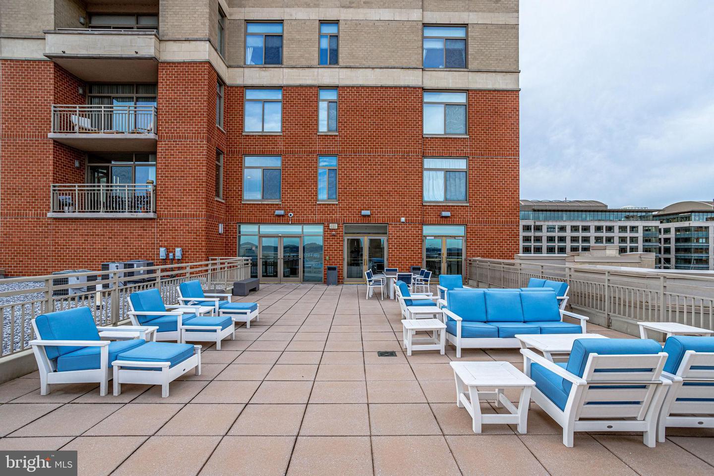 3650 S GLEBE RD #851, ARLINGTON, Virginia 22202, 2 Bedrooms Bedrooms, ,2 BathroomsBathrooms,Residential,For sale,3650 S GLEBE RD #851,VAAR2060206 MLS # VAAR2060206