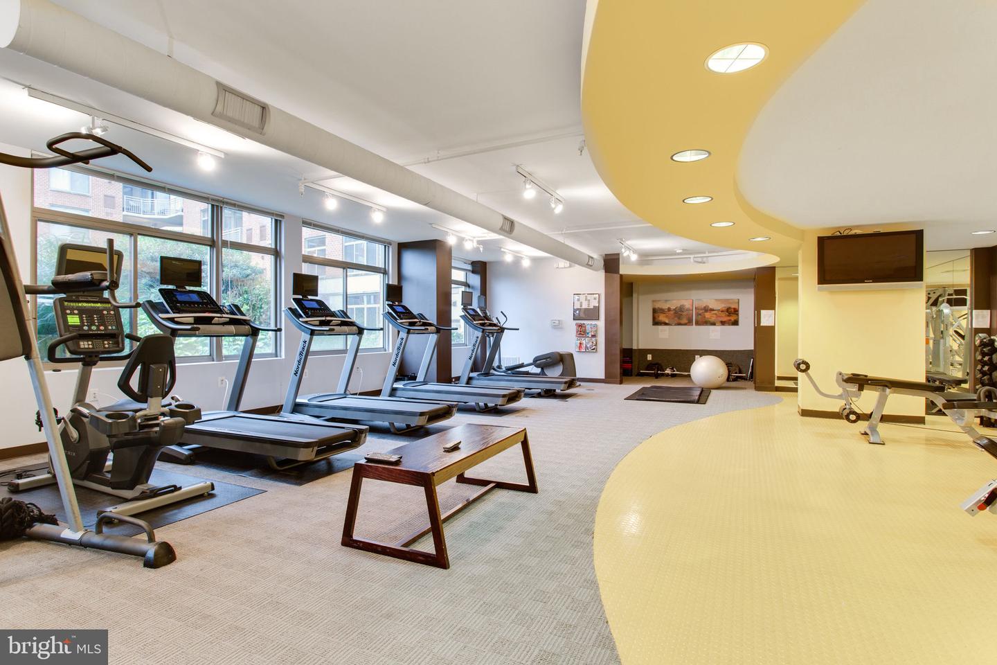 3650 S GLEBE RD #851, ARLINGTON, Virginia 22202, 2 Bedrooms Bedrooms, ,2 BathroomsBathrooms,Residential,For sale,3650 S GLEBE RD #851,VAAR2060206 MLS # VAAR2060206