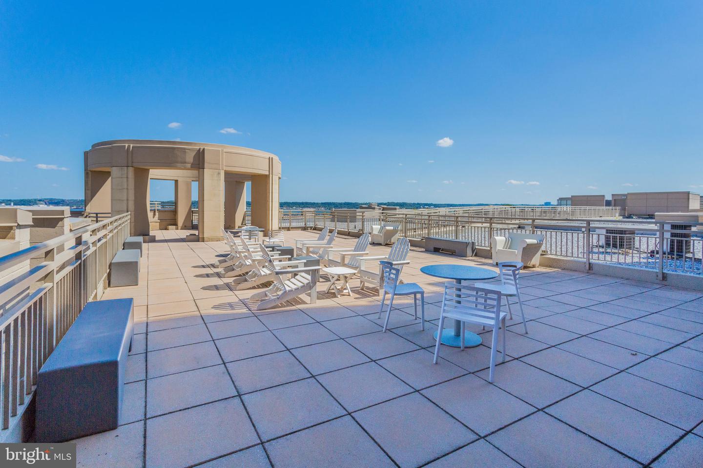 3650 S GLEBE RD #851, ARLINGTON, Virginia 22202, 2 Bedrooms Bedrooms, ,2 BathroomsBathrooms,Residential,For sale,3650 S GLEBE RD #851,VAAR2060206 MLS # VAAR2060206