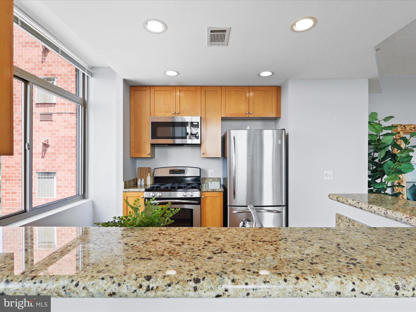 3650 S GLEBE RD #851, ARLINGTON, Virginia 22202, 2 Bedrooms Bedrooms, ,2 BathroomsBathrooms,Residential,For sale,3650 S GLEBE RD #851,VAAR2060206 MLS # VAAR2060206