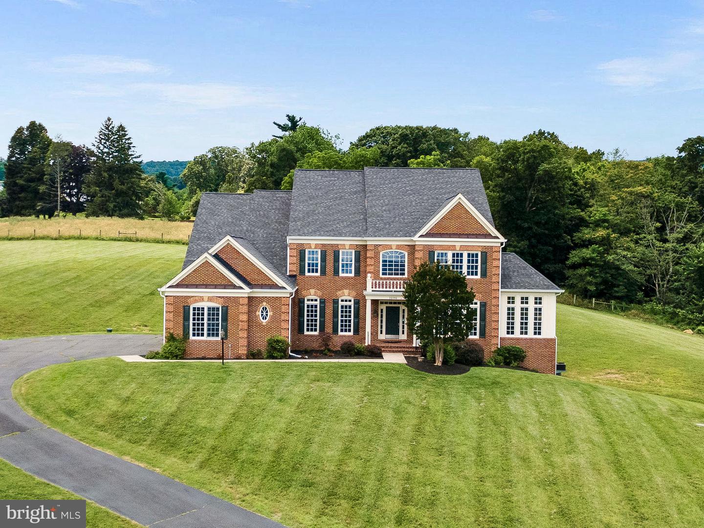 35396 GLENCOE CT, ROUND HILL, Virginia 20141, 5 Bedrooms Bedrooms, ,6 BathroomsBathrooms,Residential,For sale,35396 GLENCOE CT,VALO2101240 MLS # VALO2101240