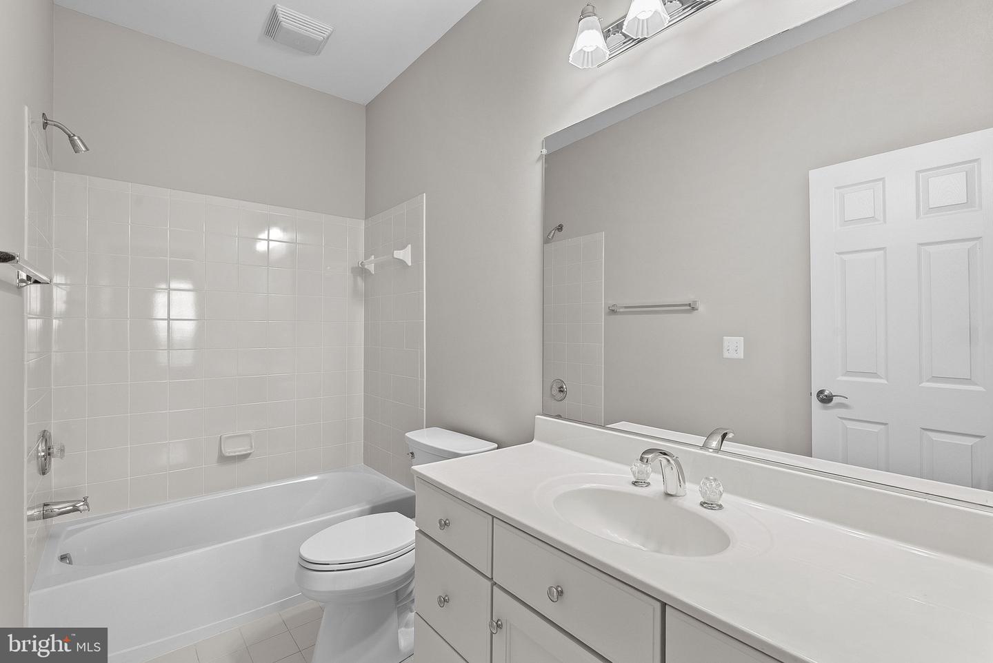 35396 GLENCOE CT, ROUND HILL, Virginia 20141, 5 Bedrooms Bedrooms, ,6 BathroomsBathrooms,Residential,For sale,35396 GLENCOE CT,VALO2101240 MLS # VALO2101240