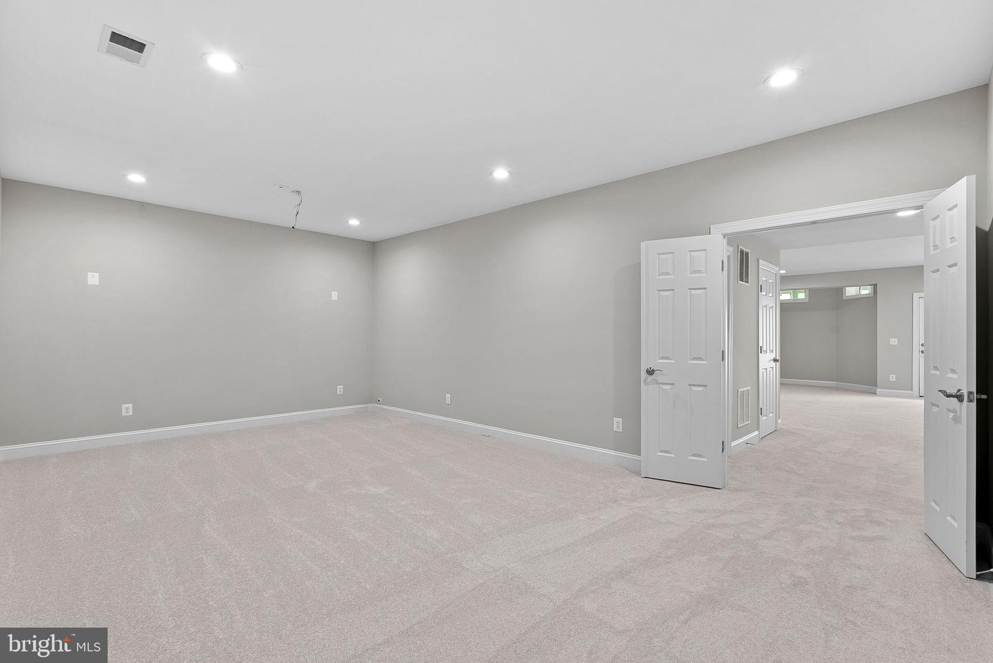 35396 GLENCOE CT, ROUND HILL, Virginia 20141, 5 Bedrooms Bedrooms, ,6 BathroomsBathrooms,Residential,For sale,35396 GLENCOE CT,VALO2101240 MLS # VALO2101240