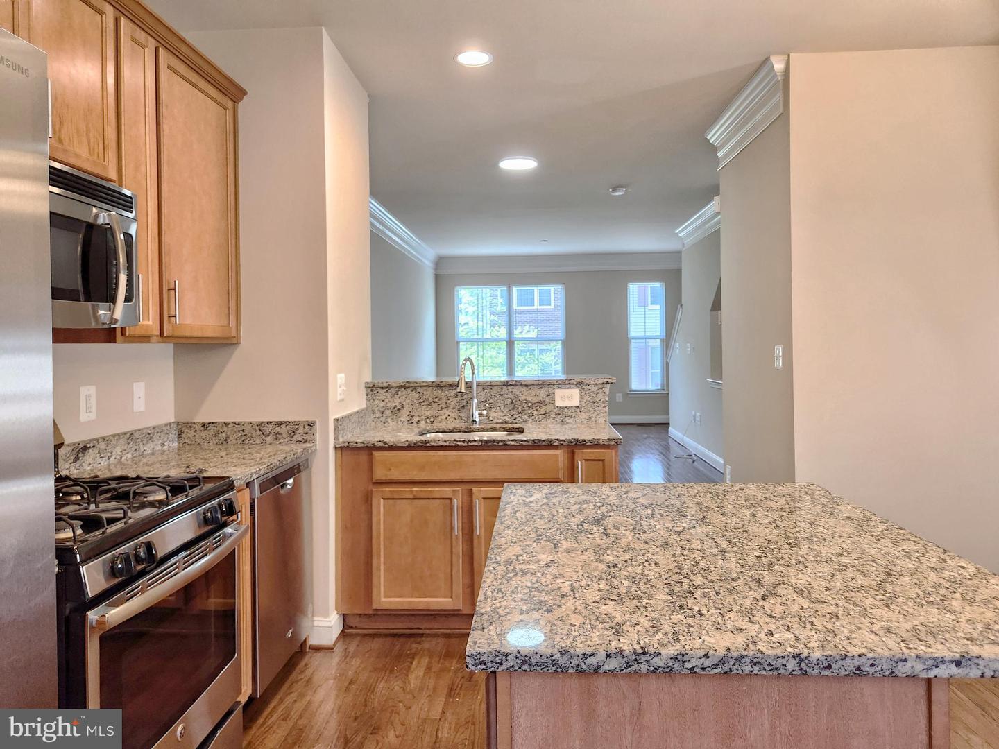 4412 POTOMAC HIGHLANDS CIR, TRIANGLE, Virginia 22172, 3 Bedrooms Bedrooms, ,3 BathroomsBathrooms,Residential,For sale,4412 POTOMAC HIGHLANDS CIR,VAPW2098604 MLS # VAPW2098604