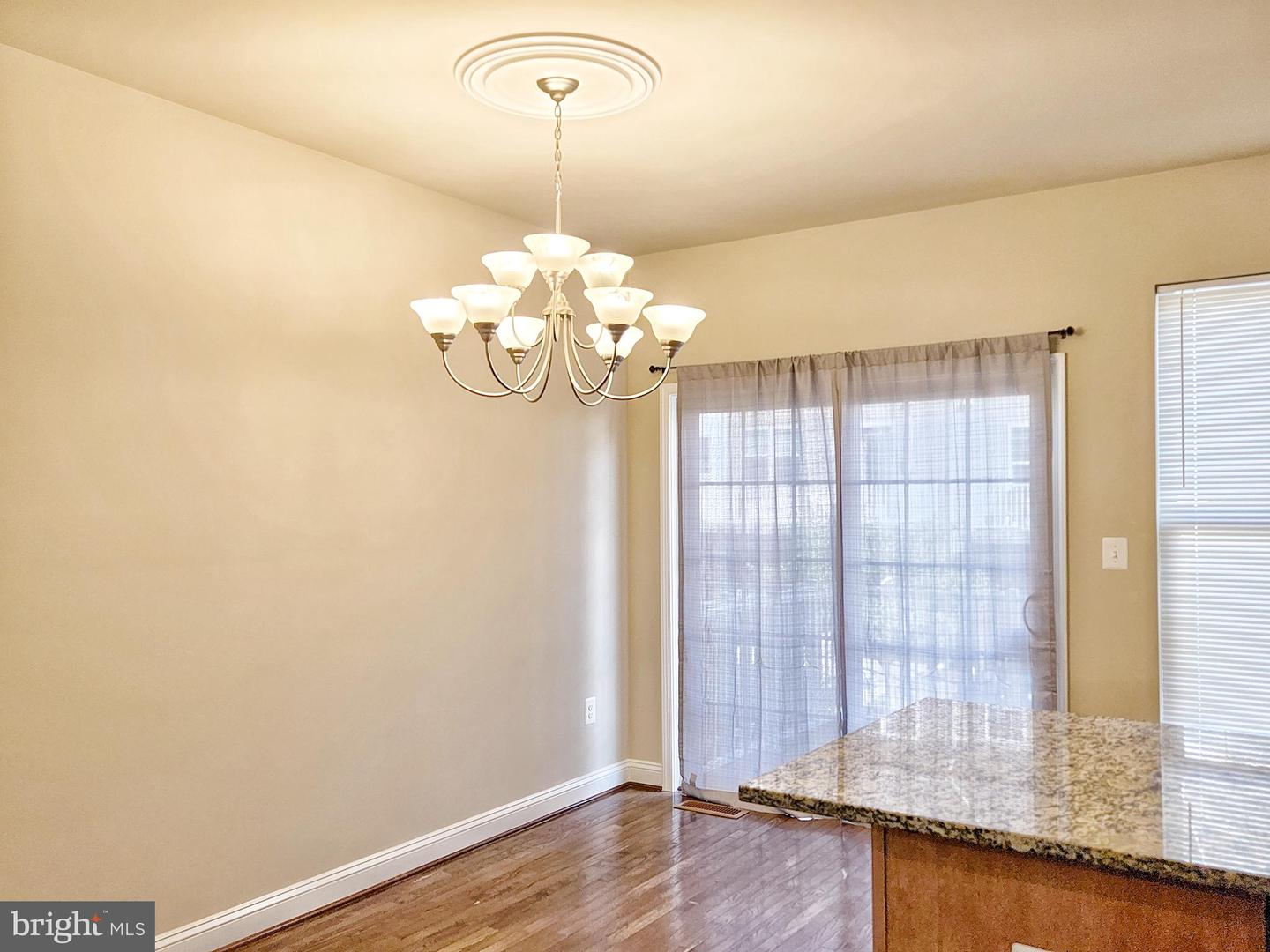 4412 POTOMAC HIGHLANDS CIR, TRIANGLE, Virginia 22172, 3 Bedrooms Bedrooms, ,3 BathroomsBathrooms,Residential,For sale,4412 POTOMAC HIGHLANDS CIR,VAPW2098604 MLS # VAPW2098604