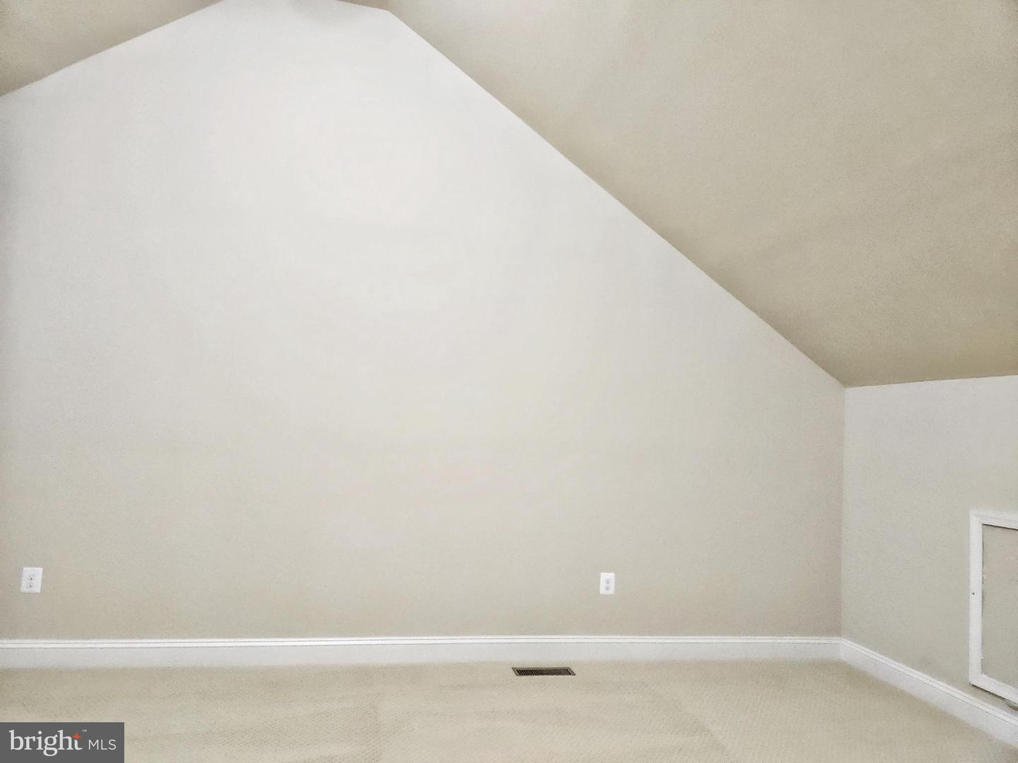 4412 POTOMAC HIGHLANDS CIR, TRIANGLE, Virginia 22172, 3 Bedrooms Bedrooms, ,3 BathroomsBathrooms,Residential,For sale,4412 POTOMAC HIGHLANDS CIR,VAPW2098604 MLS # VAPW2098604