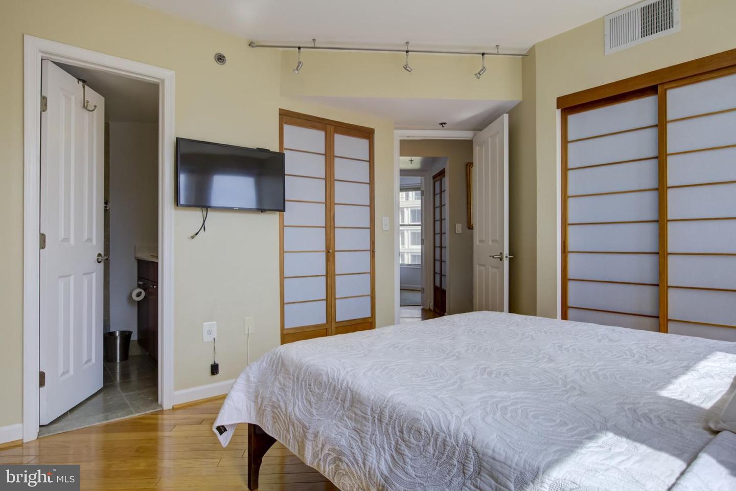 601 PENNSYLVANIA AVE NW #1005N, WASHINGTON, District Of Columbia 20004, 2 Bedrooms Bedrooms, ,2 BathroomsBathrooms,Residential,For sale,601 PENNSYLVANIA AVE NW #1005N,DCDC2209166 MLS # DCDC2209166