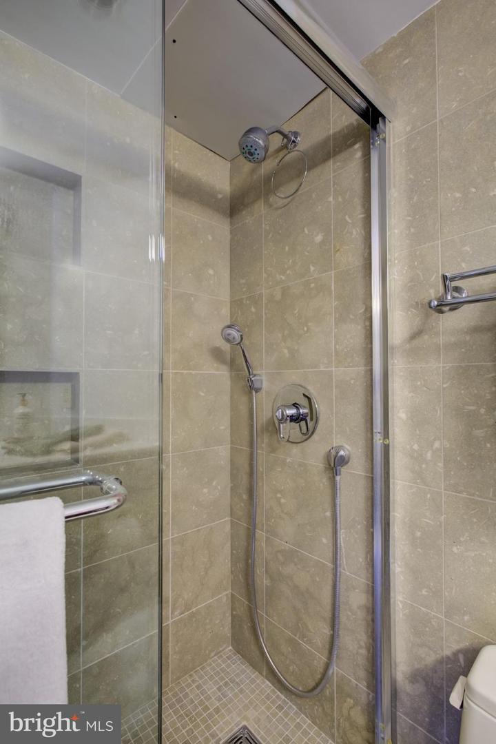 601 PENNSYLVANIA AVE NW #1005N, WASHINGTON, District Of Columbia 20004, 2 Bedrooms Bedrooms, ,2 BathroomsBathrooms,Residential,For sale,601 PENNSYLVANIA AVE NW #1005N,DCDC2209166 MLS # DCDC2209166