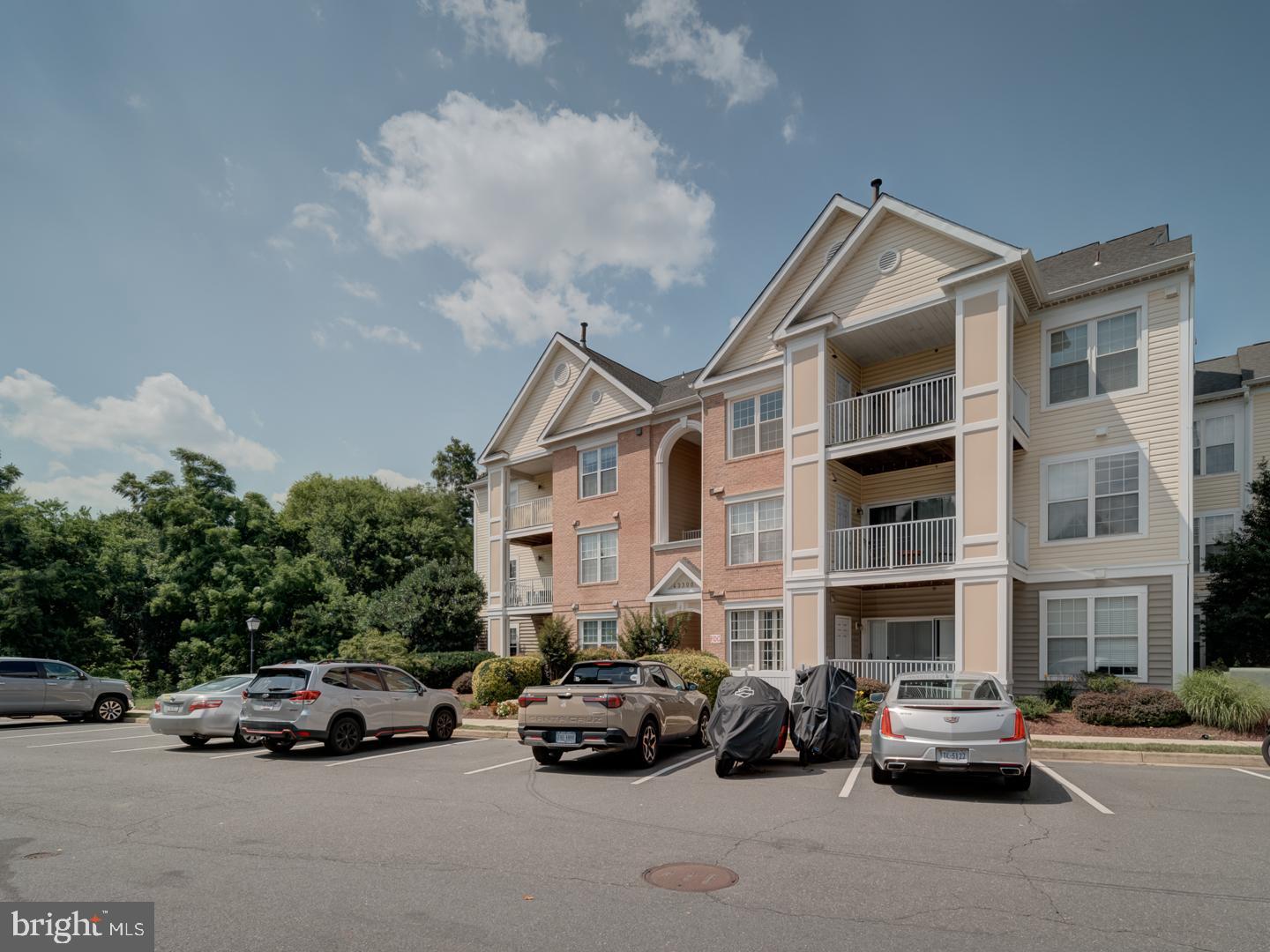 43300 MARYMOUNT TER #301, ASHBURN, Virginia 20147, 2 Bedrooms Bedrooms, ,2 BathroomsBathrooms,Residential,For sale,43300 MARYMOUNT TER #301,VALO2101298 MLS # VALO2101298