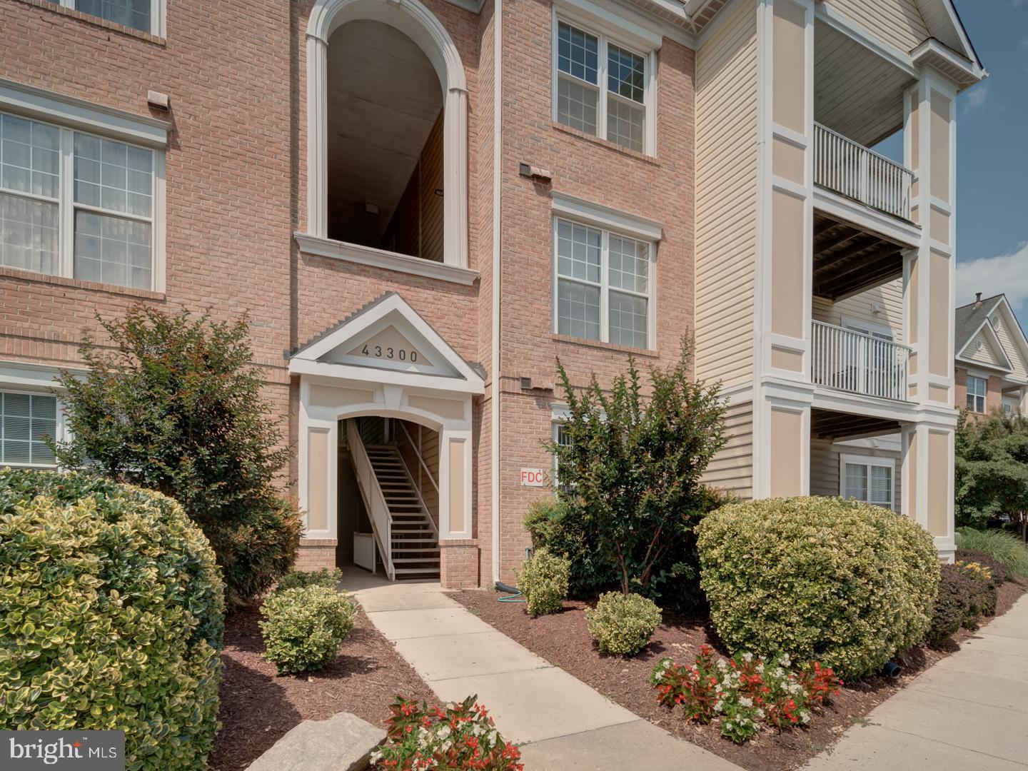 43300 MARYMOUNT TER #301, ASHBURN, Virginia 20147, 2 Bedrooms Bedrooms, ,2 BathroomsBathrooms,Residential,For sale,43300 MARYMOUNT TER #301,VALO2101298 MLS # VALO2101298