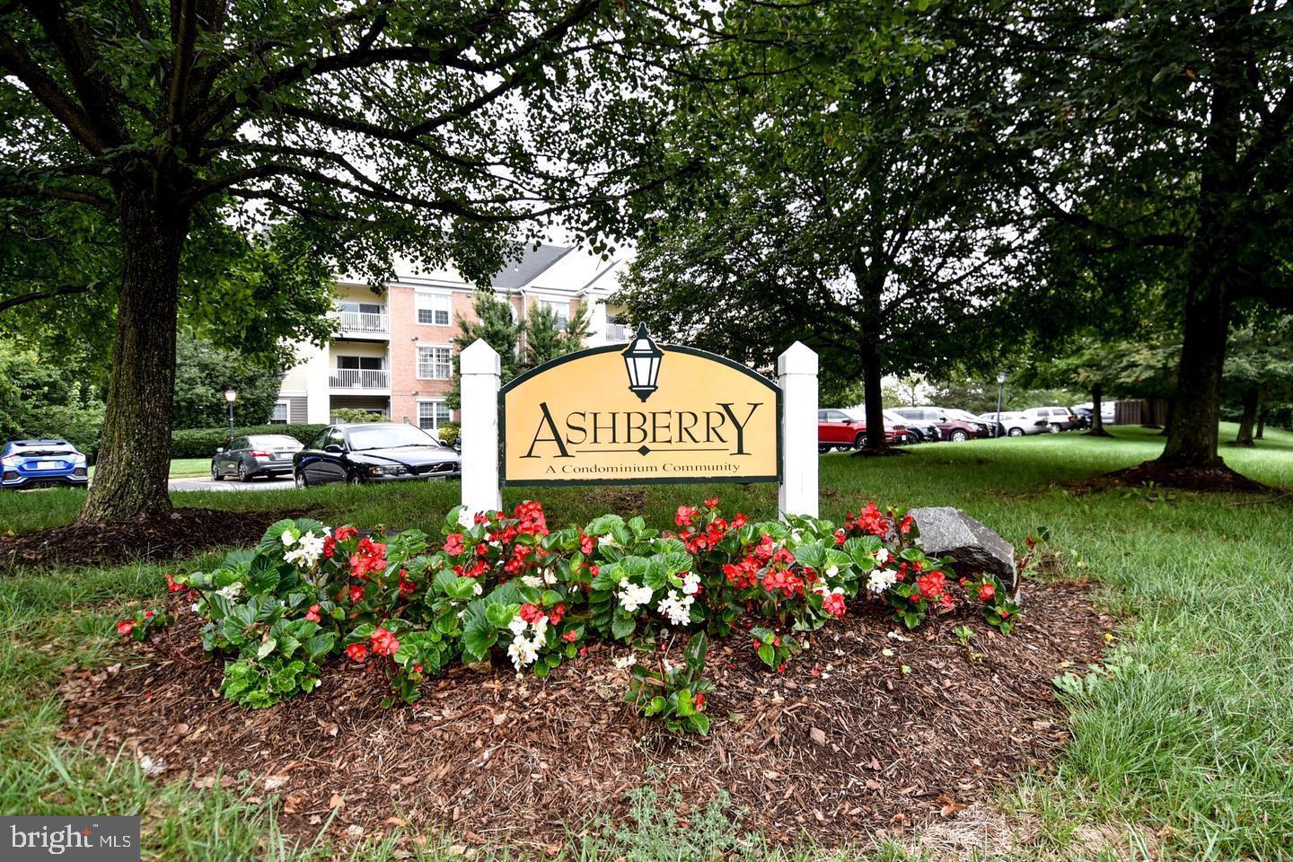 43300 MARYMOUNT TER #301, ASHBURN, Virginia 20147, 2 Bedrooms Bedrooms, ,2 BathroomsBathrooms,Residential,For sale,43300 MARYMOUNT TER #301,VALO2101298 MLS # VALO2101298