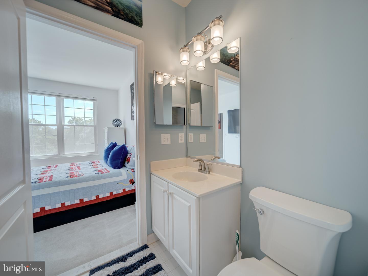43300 MARYMOUNT TER #301, ASHBURN, Virginia 20147, 2 Bedrooms Bedrooms, ,2 BathroomsBathrooms,Residential,For sale,43300 MARYMOUNT TER #301,VALO2101298 MLS # VALO2101298