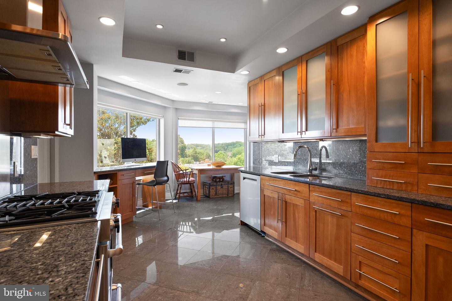 2230 CALIFORNIA ST NW #5CW, WASHINGTON, District Of Columbia 20008, 2 Bedrooms Bedrooms, ,2 BathroomsBathrooms,Residential,For sale,2230 CALIFORNIA ST NW #5CW,DCDC2209186 MLS # DCDC2209186