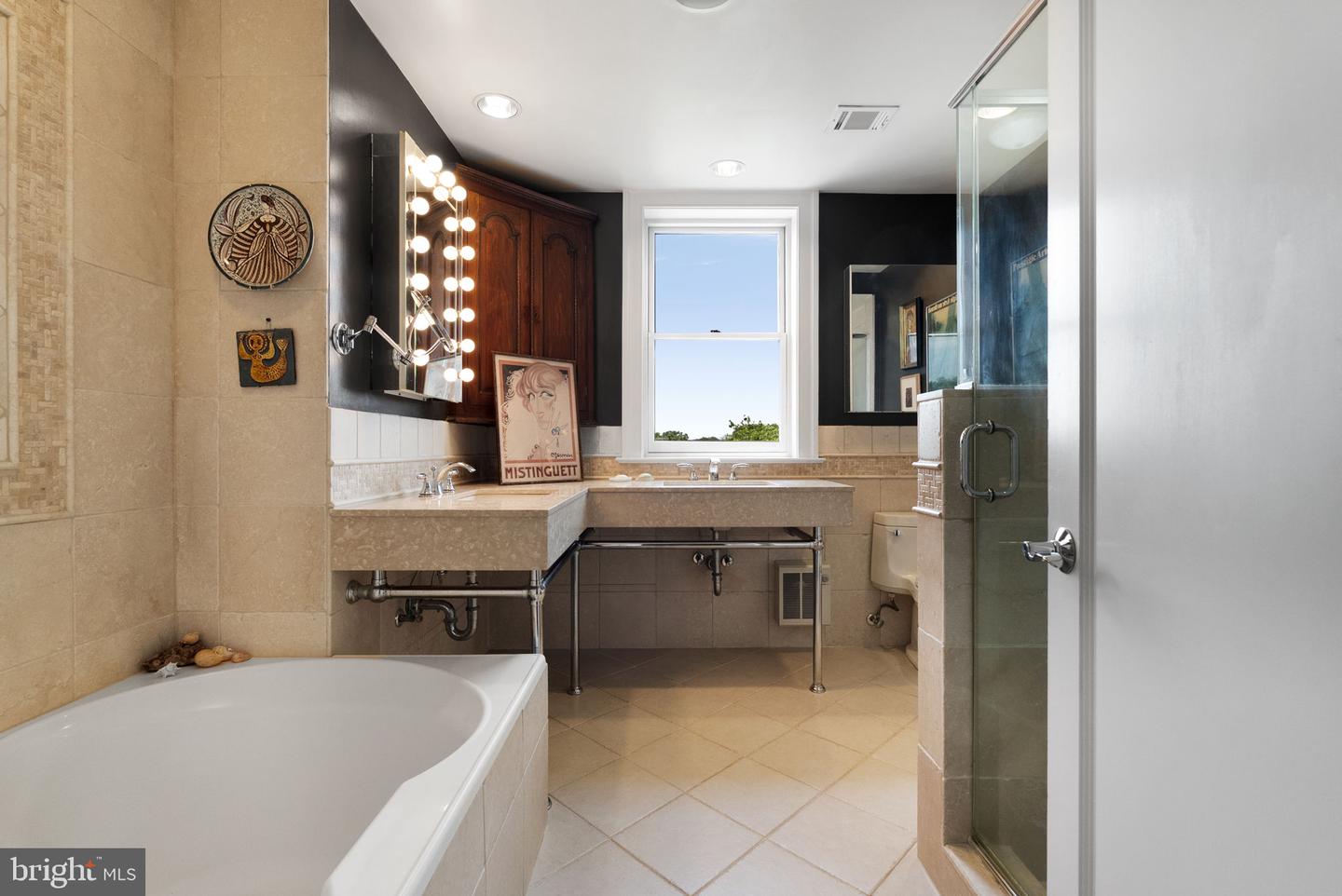 2230 CALIFORNIA ST NW #5CW, WASHINGTON, District Of Columbia 20008, 2 Bedrooms Bedrooms, ,2 BathroomsBathrooms,Residential,For sale,2230 CALIFORNIA ST NW #5CW,DCDC2209186 MLS # DCDC2209186