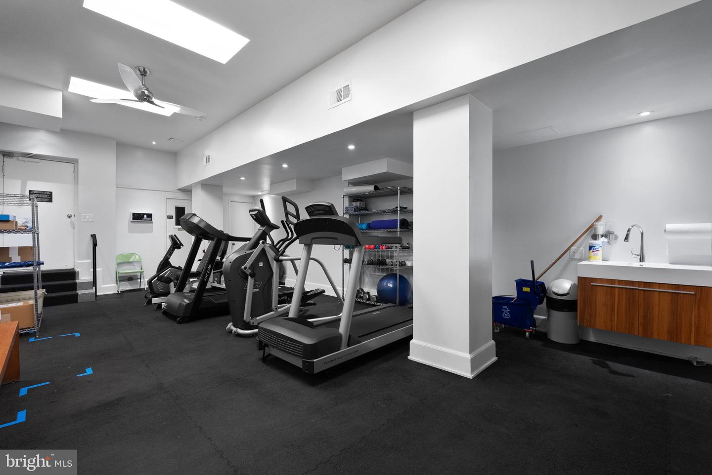 2230 CALIFORNIA ST NW #5CW, WASHINGTON, District Of Columbia 20008, 2 Bedrooms Bedrooms, ,2 BathroomsBathrooms,Residential,For sale,2230 CALIFORNIA ST NW #5CW,DCDC2209186 MLS # DCDC2209186