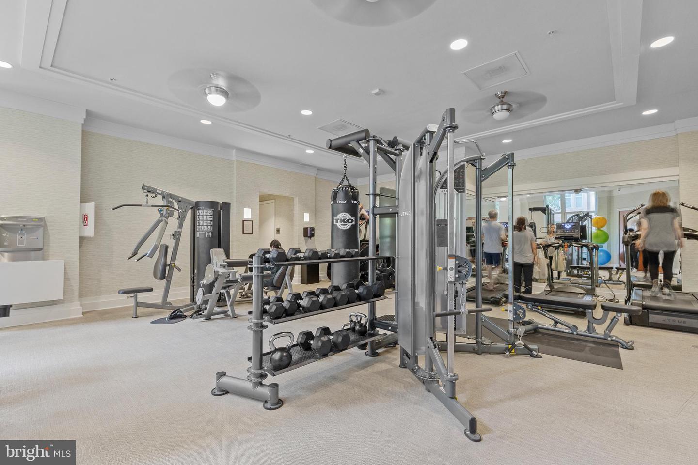 8220 CRESTWOOD HEIGHTS DR #618, MCLEAN, Virginia 22102, 1 Bedroom Bedrooms, ,1 BathroomBathrooms,Residential,For sale,8220 CRESTWOOD HEIGHTS DR #618,VAFX2253720 MLS # VAFX2253720