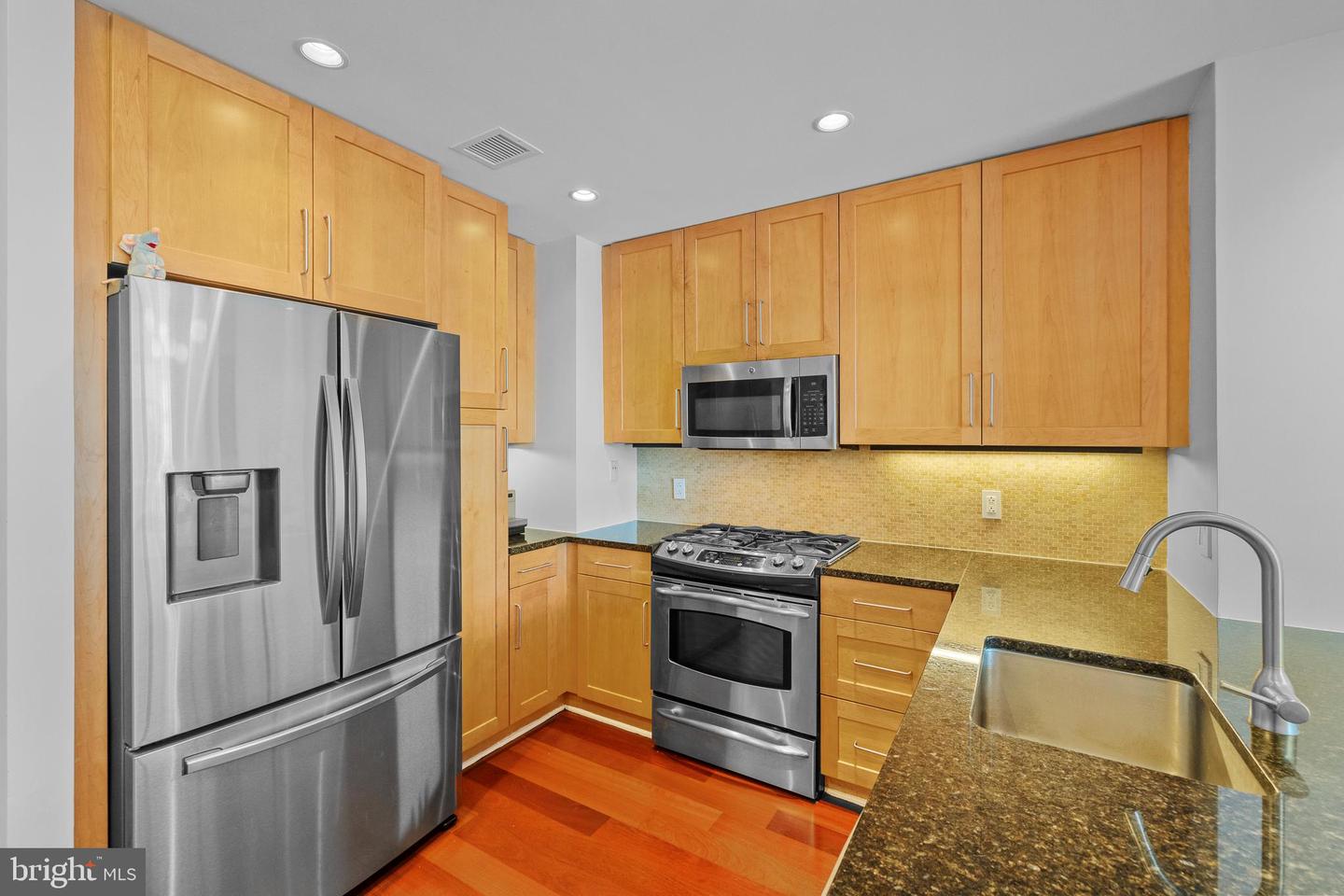 8220 CRESTWOOD HEIGHTS DR #618, MCLEAN, Virginia 22102, 1 Bedroom Bedrooms, ,1 BathroomBathrooms,Residential,For sale,8220 CRESTWOOD HEIGHTS DR #618,VAFX2253720 MLS # VAFX2253720