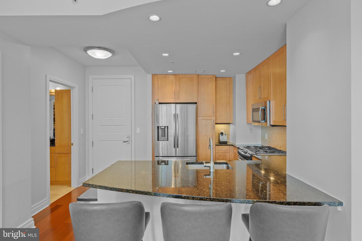 8220 CRESTWOOD HEIGHTS DR #618, MCLEAN, Virginia 22102, 1 Bedroom Bedrooms, ,1 BathroomBathrooms,Residential,For sale,8220 CRESTWOOD HEIGHTS DR #618,VAFX2253720 MLS # VAFX2253720