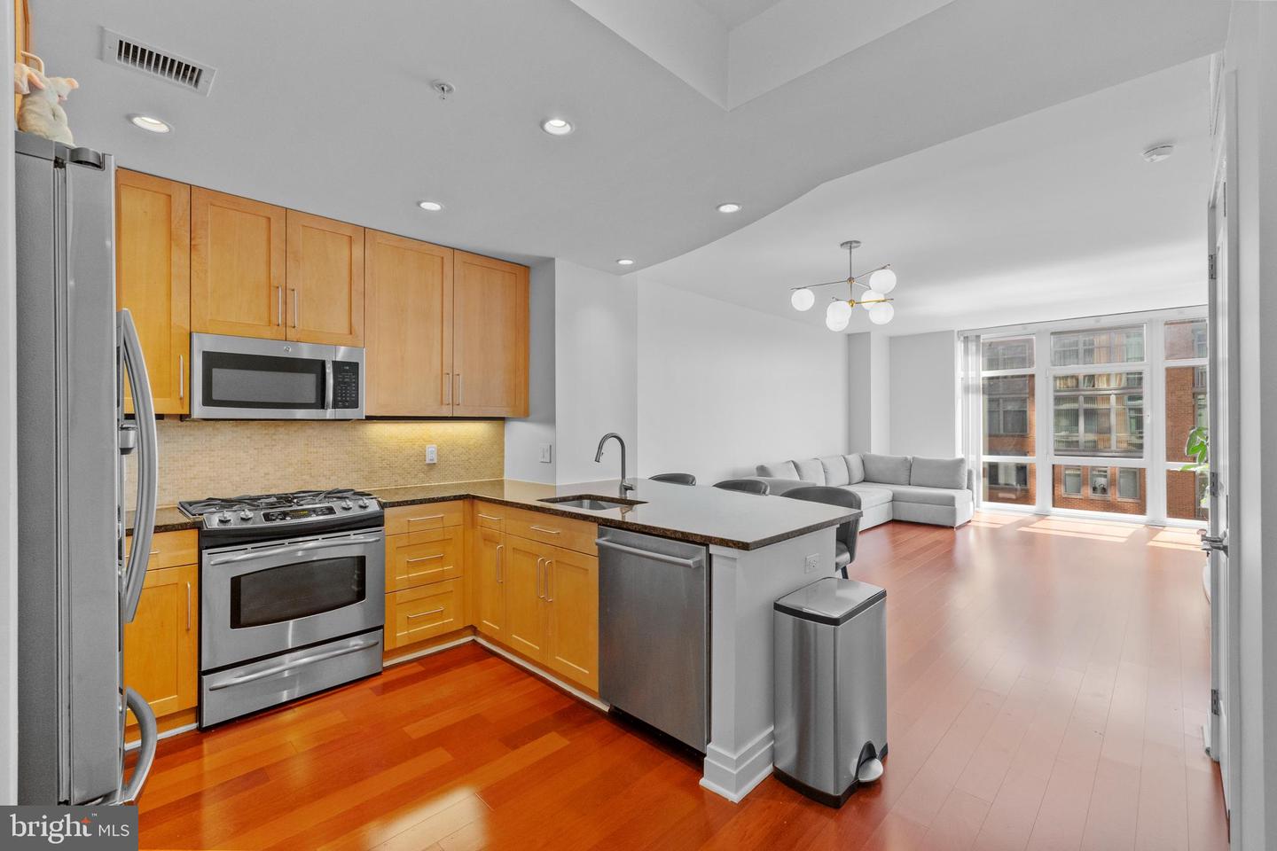8220 CRESTWOOD HEIGHTS DR #618, MCLEAN, Virginia 22102, 1 Bedroom Bedrooms, ,1 BathroomBathrooms,Residential,For sale,8220 CRESTWOOD HEIGHTS DR #618,VAFX2253720 MLS # VAFX2253720