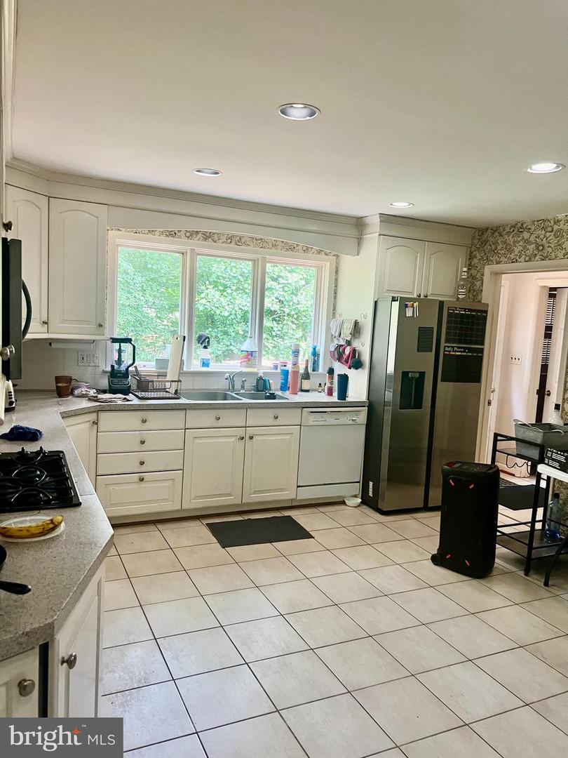 2621 HUNTER MILL RD, OAKTON, Virginia 22124, 4 Bedrooms Bedrooms, ,2 BathroomsBathrooms,Residential,For sale,2621 HUNTER MILL RD,VAFX2253778 MLS # VAFX2253778