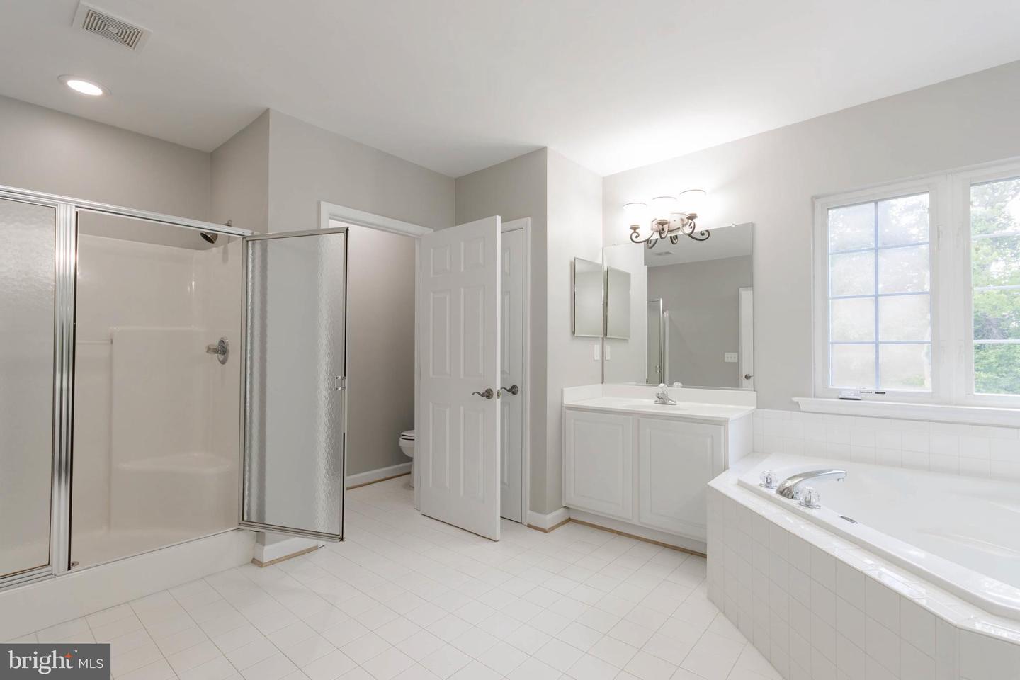 18 IRONWOOD RD, FREDERICKSBURG, Virginia 22405, 5 Bedrooms Bedrooms, ,4 BathroomsBathrooms,Residential,For sale,18 IRONWOOD RD,VAST2040626 MLS # VAST2040626