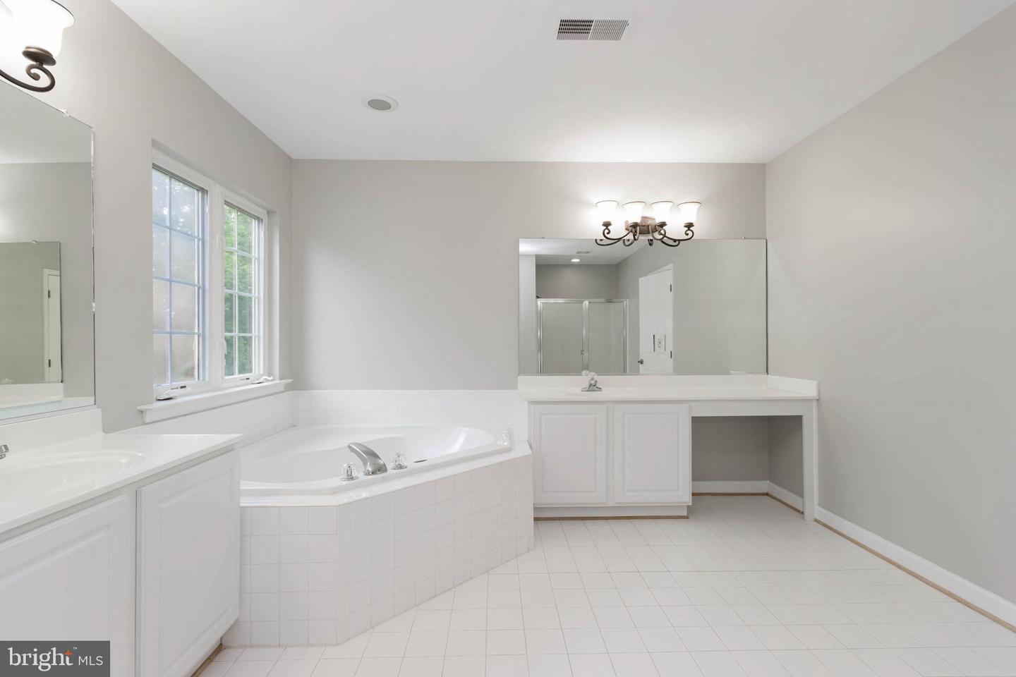 18 IRONWOOD RD, FREDERICKSBURG, Virginia 22405, 5 Bedrooms Bedrooms, ,4 BathroomsBathrooms,Residential,For sale,18 IRONWOOD RD,VAST2040626 MLS # VAST2040626