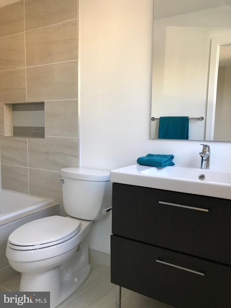 706 16TH ST NE #1, WASHINGTON, District Of Columbia 20002, 2 Bedrooms Bedrooms, ,2 BathroomsBathrooms,Residential,For sale,706 16TH ST NE #1,DCDC2209710 MLS # DCDC2209710