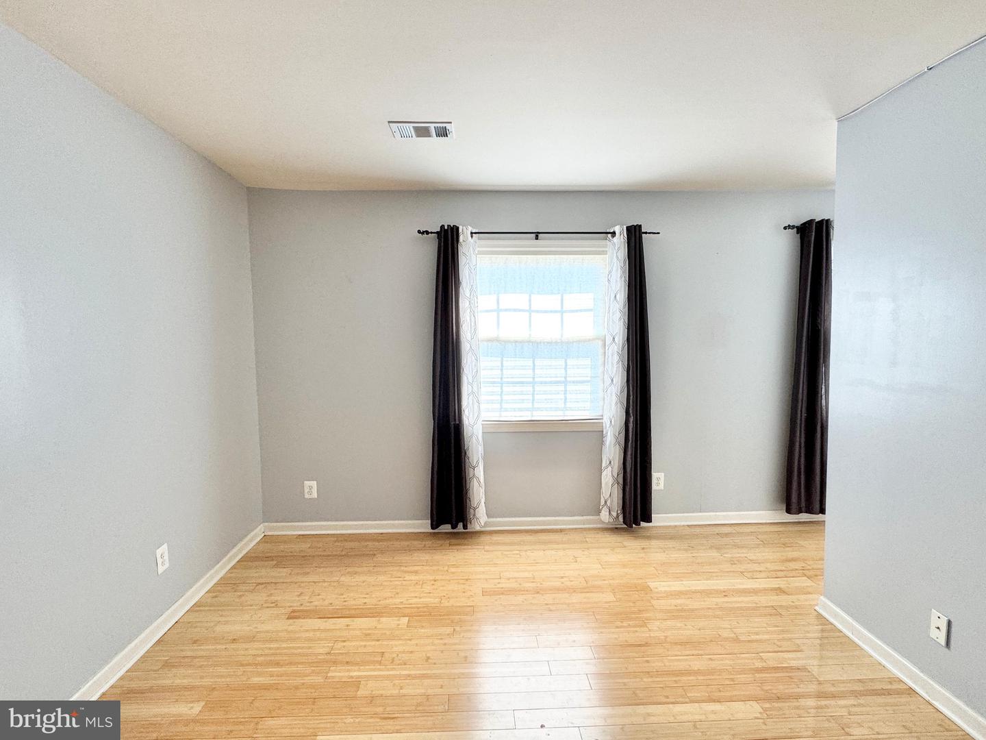 12732 LIGHTHOUSE LN, WOODBRIDGE, Virginia 22192, 4 Bedrooms Bedrooms, ,3 BathroomsBathrooms,Residential,For sale,12732 LIGHTHOUSE LN,VAPW2098996 MLS # VAPW2098996