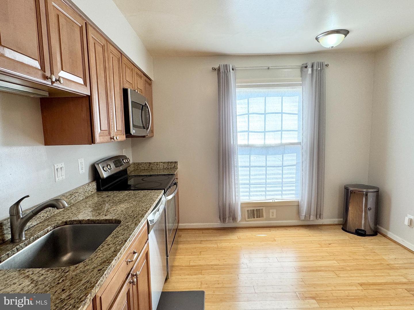 12732 LIGHTHOUSE LN, WOODBRIDGE, Virginia 22192, 4 Bedrooms Bedrooms, ,3 BathroomsBathrooms,Residential,For sale,12732 LIGHTHOUSE LN,VAPW2098996 MLS # VAPW2098996