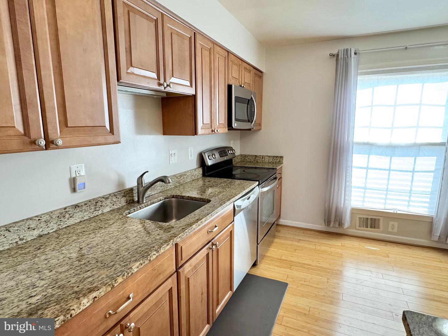 12732 LIGHTHOUSE LN, WOODBRIDGE, Virginia 22192, 4 Bedrooms Bedrooms, ,3 BathroomsBathrooms,Residential,For sale,12732 LIGHTHOUSE LN,VAPW2098996 MLS # VAPW2098996