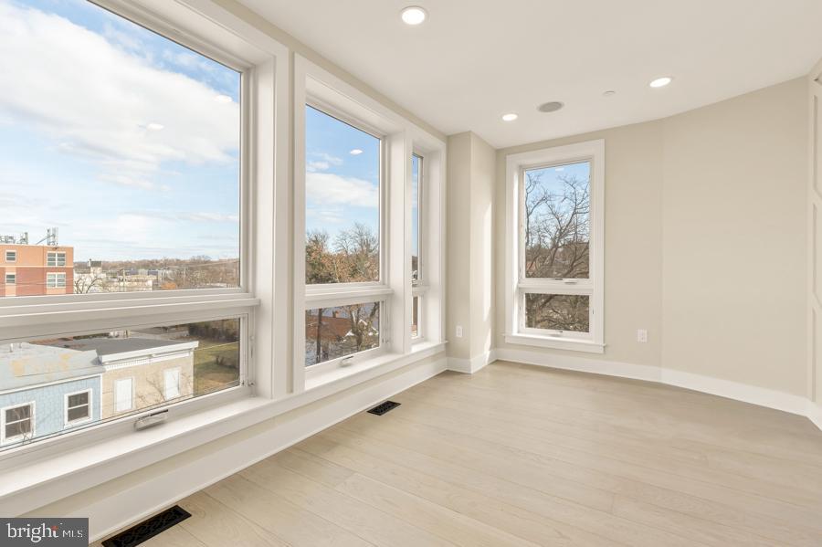 2305 NICHOLSON SE #404, WASHINGTON, District Of Columbia 20020, 3 Bedrooms Bedrooms, 3 Rooms Rooms,2 BathroomsBathrooms,Residential,For sale,2305 NICHOLSON SE #404,DCDC2209850 MLS # DCDC2209850