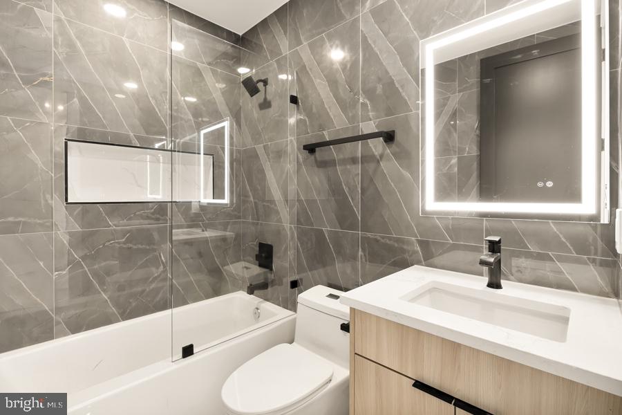 2305 NICHOLSON SE #404, WASHINGTON, District Of Columbia 20020, 3 Bedrooms Bedrooms, 3 Rooms Rooms,2 BathroomsBathrooms,Residential,For sale,2305 NICHOLSON SE #404,DCDC2209850 MLS # DCDC2209850
