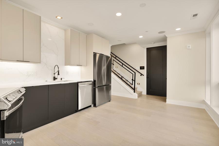 2305 NICHOLSON SE #404, WASHINGTON, District Of Columbia 20020, 3 Bedrooms Bedrooms, 3 Rooms Rooms,2 BathroomsBathrooms,Residential,For sale,2305 NICHOLSON SE #404,DCDC2209850 MLS # DCDC2209850