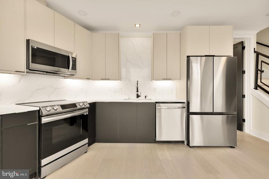 2305 NICHOLSON SE #404, WASHINGTON, District Of Columbia 20020, 3 Bedrooms Bedrooms, 3 Rooms Rooms,2 BathroomsBathrooms,Residential,For sale,2305 NICHOLSON SE #404,DCDC2209850 MLS # DCDC2209850
