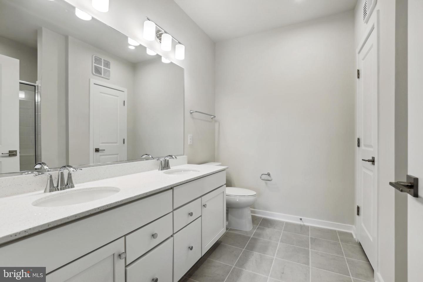 750 MOUNT AIRY TER NE #206B, LEESBURG, Virginia 20176, 2 Bedrooms Bedrooms, ,2 BathroomsBathrooms,Residential,For sale,750 MOUNT AIRY TER NE #206B,VALO2101860 MLS # VALO2101860