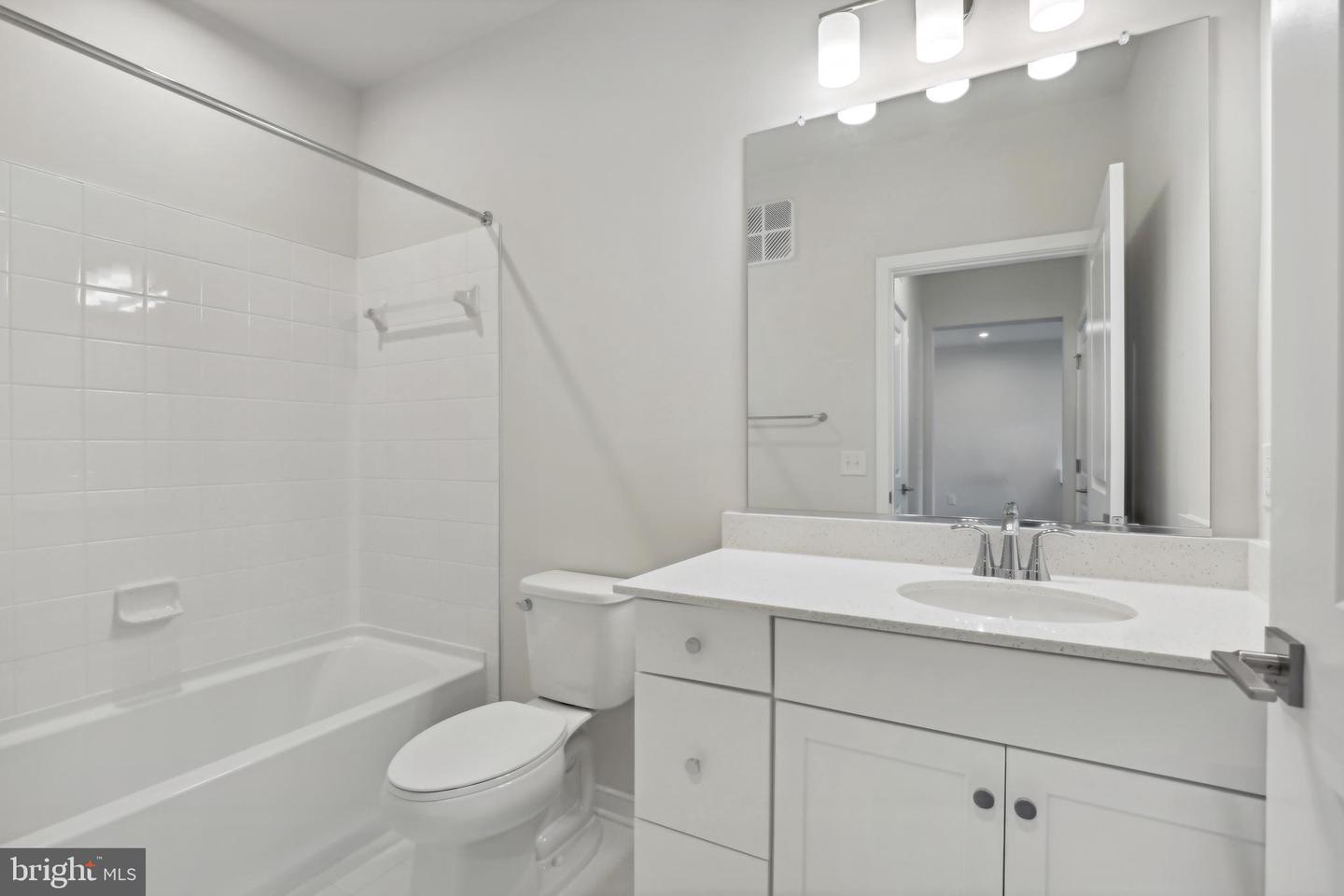 750 MOUNT AIRY TER NE #206B, LEESBURG, Virginia 20176, 2 Bedrooms Bedrooms, ,2 BathroomsBathrooms,Residential,For sale,750 MOUNT AIRY TER NE #206B,VALO2101860 MLS # VALO2101860