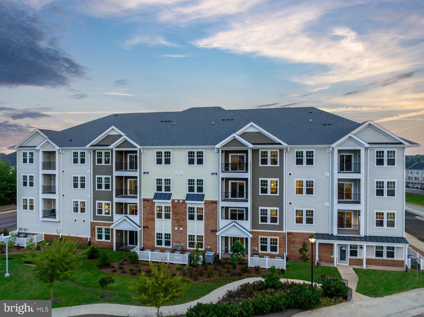 750 MOUNT AIRY TER NE #206B, LEESBURG, Virginia 20176, 2 Bedrooms Bedrooms, ,2 BathroomsBathrooms,Residential,For sale,750 MOUNT AIRY TER NE #206B,VALO2101860 MLS # VALO2101860
