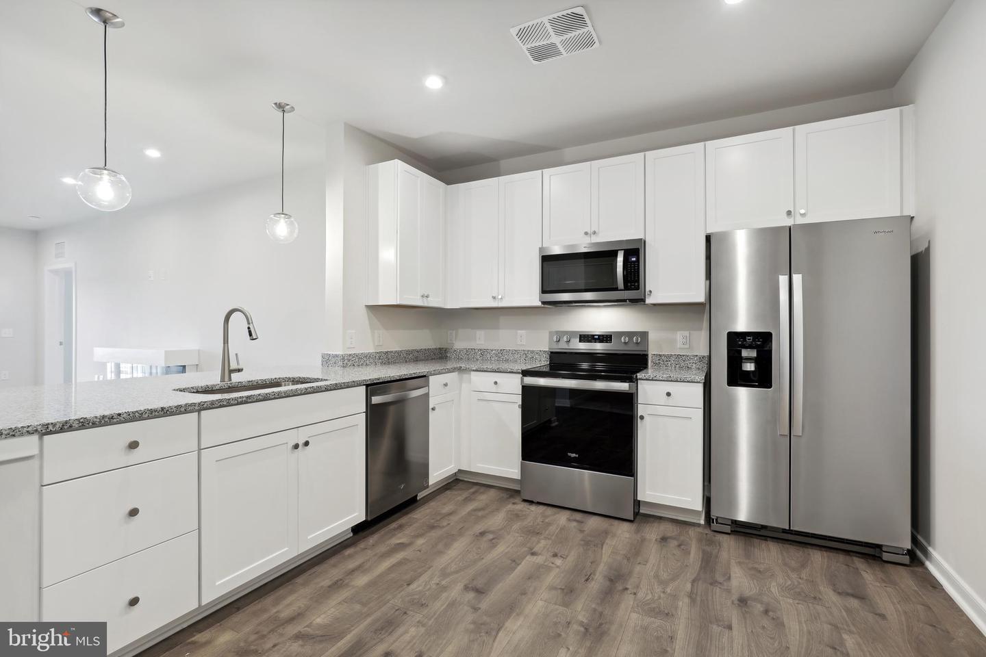 750 MOUNT AIRY TER NE #206B, LEESBURG, Virginia 20176, 2 Bedrooms Bedrooms, ,2 BathroomsBathrooms,Residential,For sale,750 MOUNT AIRY TER NE #206B,VALO2101860 MLS # VALO2101860