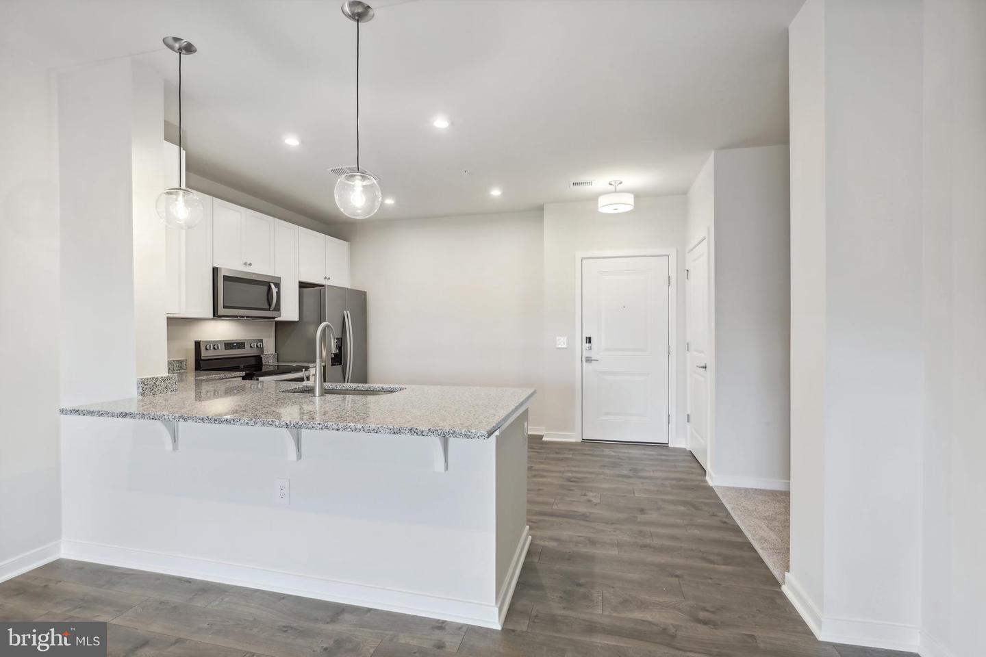 750 MOUNT AIRY TER NE #206B, LEESBURG, Virginia 20176, 2 Bedrooms Bedrooms, ,2 BathroomsBathrooms,Residential,For sale,750 MOUNT AIRY TER NE #206B,VALO2101860 MLS # VALO2101860