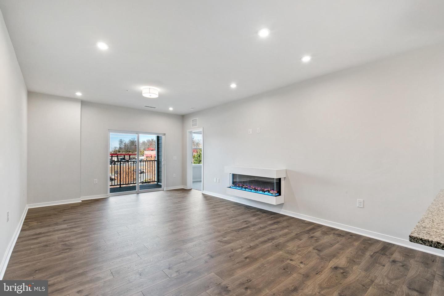 750 MOUNT AIRY TER NE #206B, LEESBURG, Virginia 20176, 2 Bedrooms Bedrooms, ,2 BathroomsBathrooms,Residential,For sale,750 MOUNT AIRY TER NE #206B,VALO2101860 MLS # VALO2101860