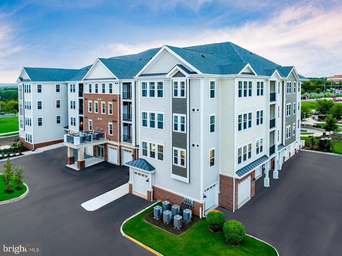 700 MOUNT AIRY TER NE #403A, LEESBURG, Virginia 20176, 2 Bedrooms Bedrooms, ,2 BathroomsBathrooms,Residential,For sale,700 MOUNT AIRY TER NE #403A,VALO2101864 MLS # VALO2101864