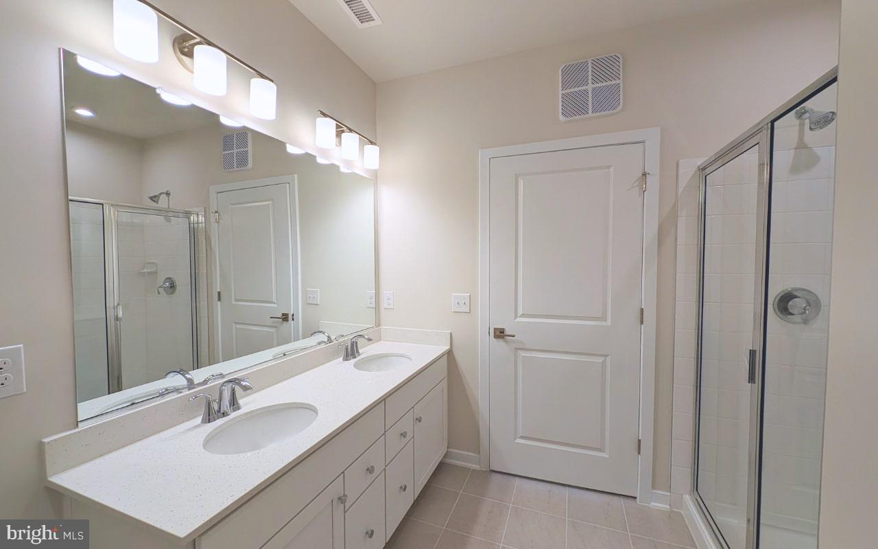700 MOUNT AIRY TER NE #403A, LEESBURG, Virginia 20176, 2 Bedrooms Bedrooms, ,2 BathroomsBathrooms,Residential,For sale,700 MOUNT AIRY TER NE #403A,VALO2101864 MLS # VALO2101864