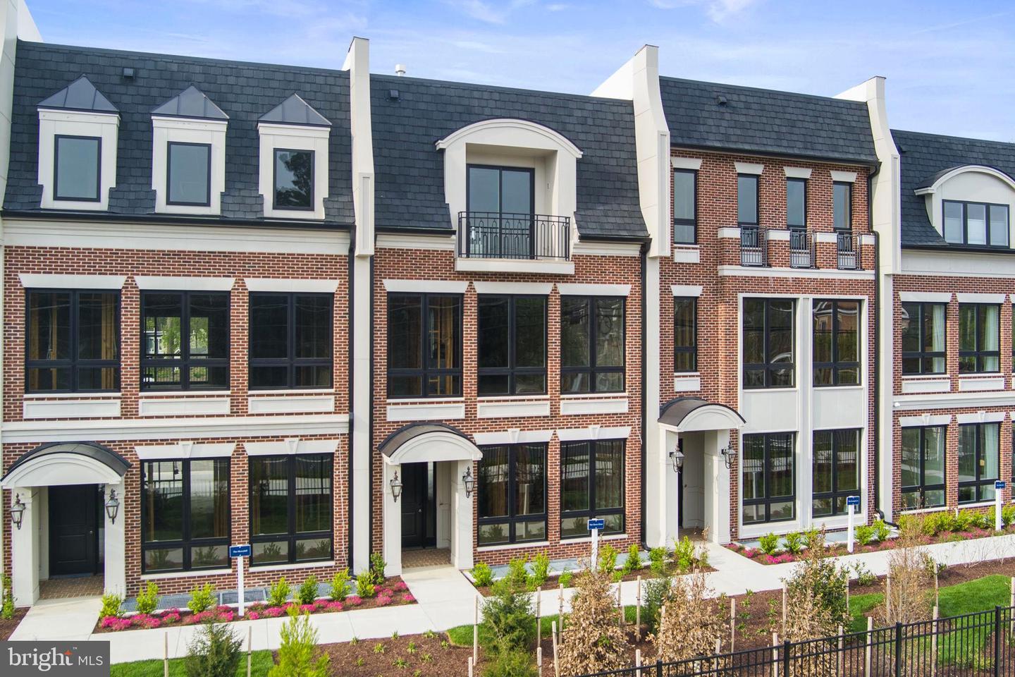 1626 CHAIN BRIDGE RD, MCLEAN, Virginia 22101, 3 Bedrooms Bedrooms, ,2 BathroomsBathrooms,Residential,For sale,1626 CHAIN BRIDGE RD,VAFX2254926 MLS # VAFX2254926