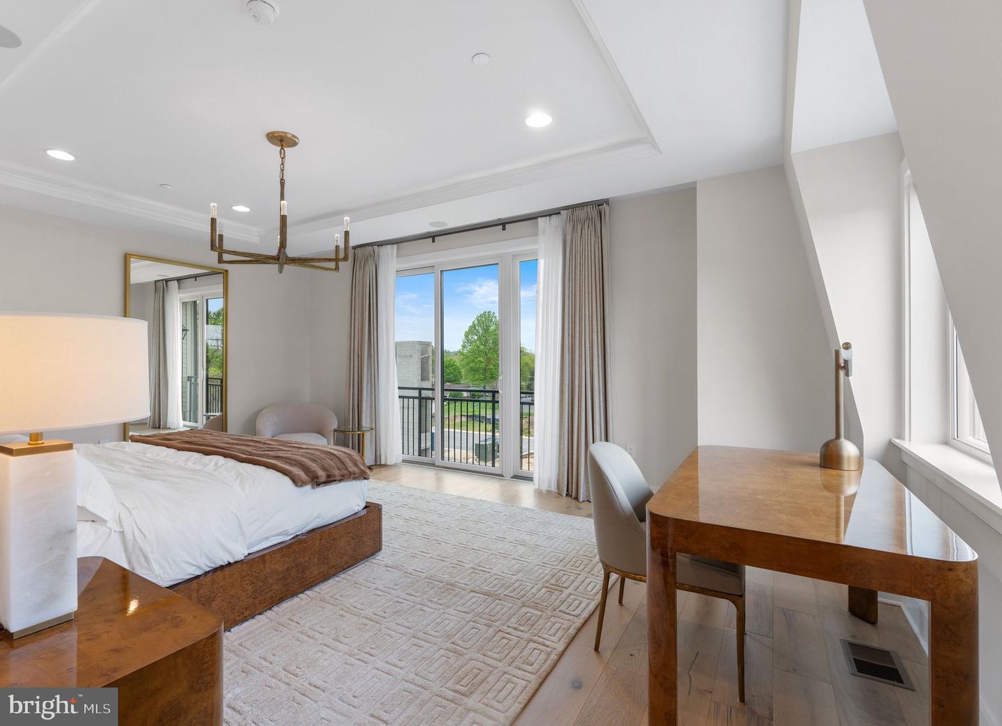 1626 CHAIN BRIDGE RD, MCLEAN, Virginia 22101, 3 Bedrooms Bedrooms, ,2 BathroomsBathrooms,Residential,For sale,1626 CHAIN BRIDGE RD,VAFX2254926 MLS # VAFX2254926