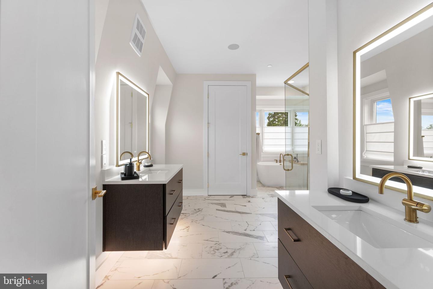1626 CHAIN BRIDGE RD, MCLEAN, Virginia 22101, 3 Bedrooms Bedrooms, ,2 BathroomsBathrooms,Residential,For sale,1626 CHAIN BRIDGE RD,VAFX2254926 MLS # VAFX2254926