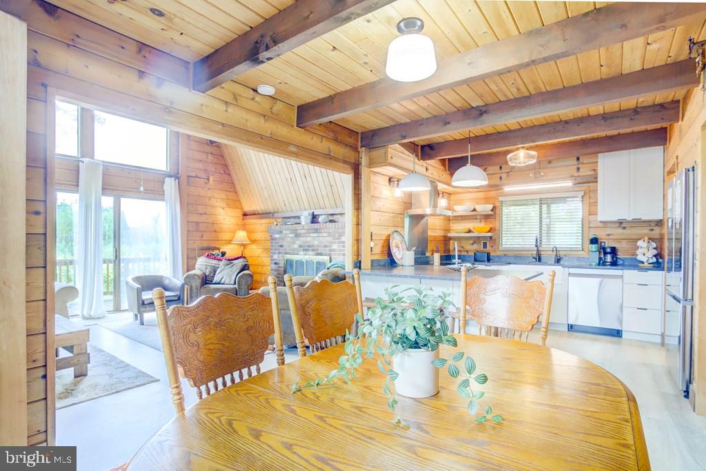 7080 PINE DR, CHINCOTEAGUE ISLAND, Virginia 23336, 3 Bedrooms Bedrooms, ,2 BathroomsBathrooms,Residential,For sale,7080 PINE DR,VAAC2002046 MLS # VAAC2002046