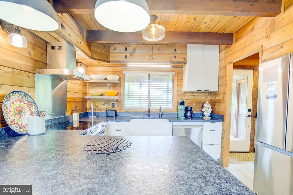 7080 PINE DR, CHINCOTEAGUE ISLAND, Virginia 23336, 3 Bedrooms Bedrooms, ,2 BathroomsBathrooms,Residential,For sale,7080 PINE DR,VAAC2002046 MLS # VAAC2002046