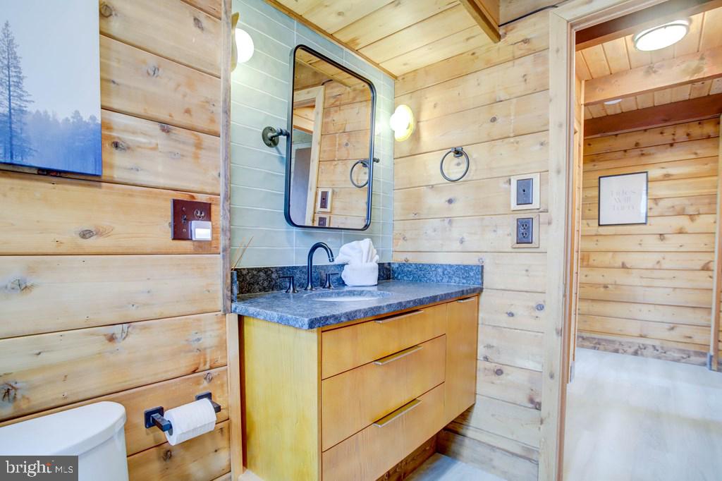 7080 PINE DR, CHINCOTEAGUE ISLAND, Virginia 23336, 3 Bedrooms Bedrooms, ,2 BathroomsBathrooms,Residential,For sale,7080 PINE DR,VAAC2002046 MLS # VAAC2002046