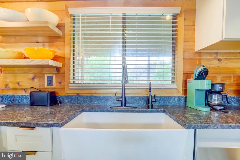 7080 PINE DR, CHINCOTEAGUE ISLAND, Virginia 23336, 3 Bedrooms Bedrooms, ,2 BathroomsBathrooms,Residential,For sale,7080 PINE DR,VAAC2002046 MLS # VAAC2002046